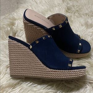 NWOT Marc Fisher Navy Wedge Sandals 9
